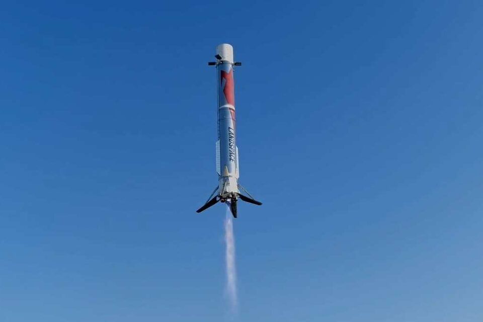 China's LandSpace lands a reusable rocket booster for the first time, closing the gap with SpaceX